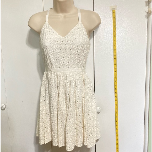 FOREVER 21 White Eyelet Floral Flowers Silhouette Mini Dress Medium - Picture 4 of 16